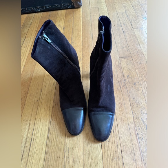 Vintage Ralph Lauren Suede Heeled Ankle Boots w Leather Cap Toe Sz 9 1/2 - Picture 13 of 13